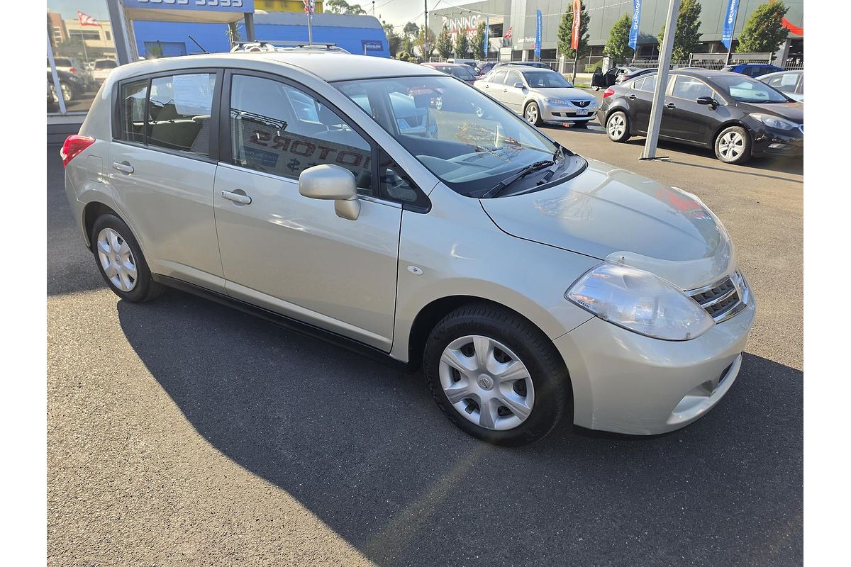 2011 Nissan Tiida ST C11 S3