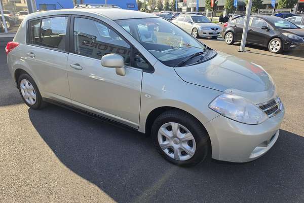 2011 Nissan Tiida ST C11 S3