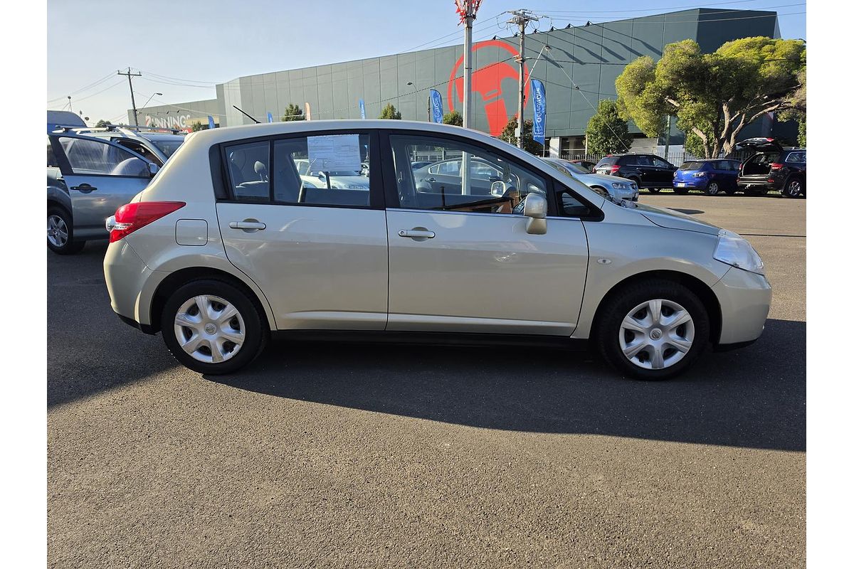 2011 Nissan Tiida ST C11 S3