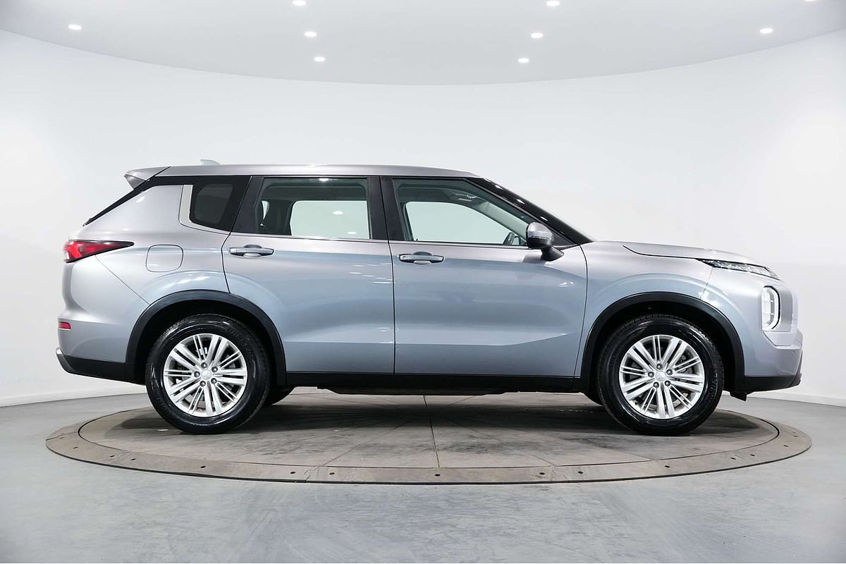 2022 Mitsubishi Outlander ES ZM