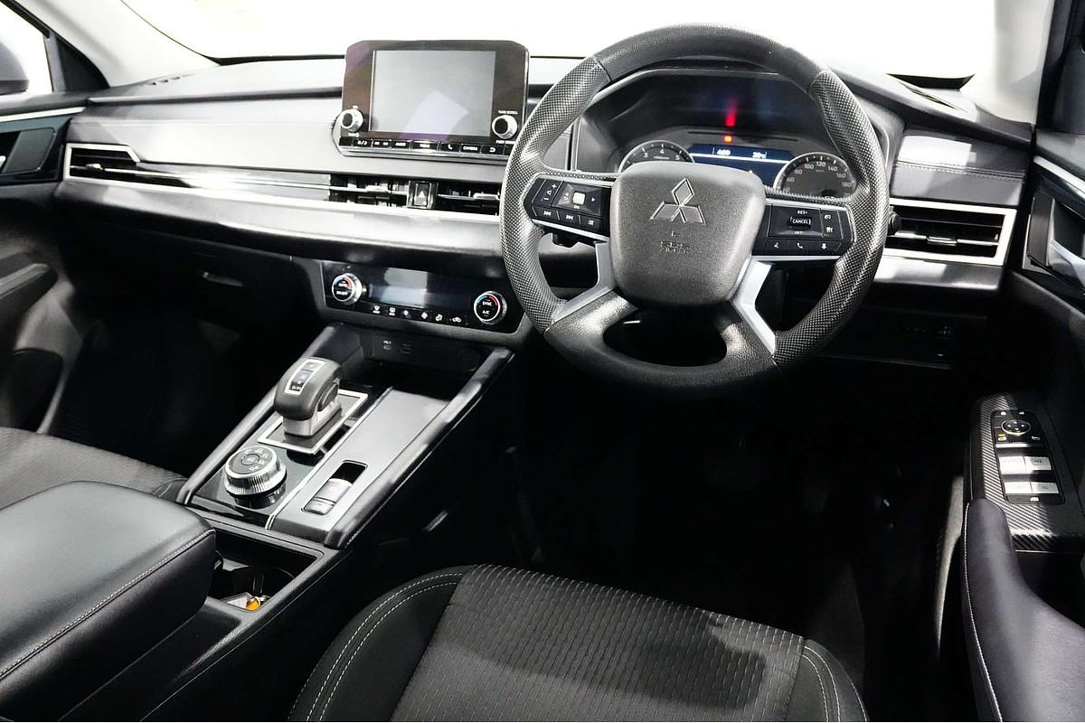 2022 Mitsubishi Outlander ES ZM