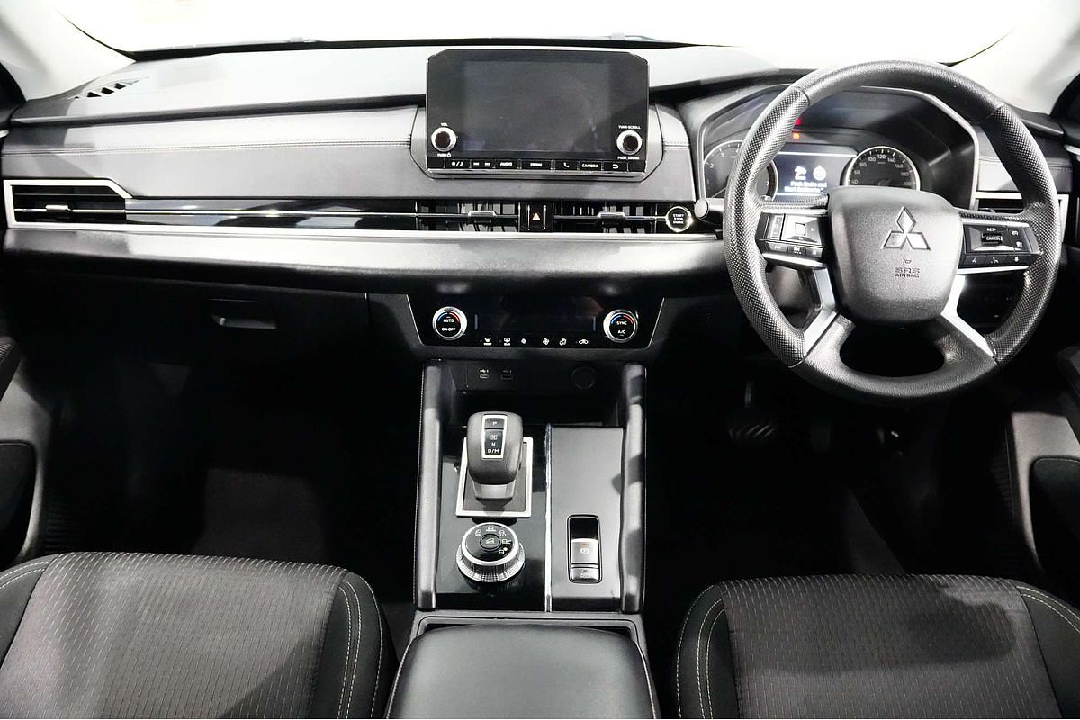 2022 Mitsubishi Outlander ES ZM