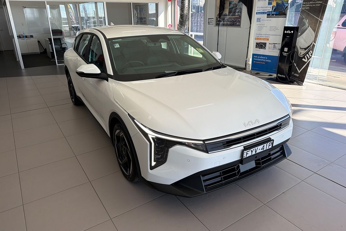 2025 Kia K4 Sport+ CL4m