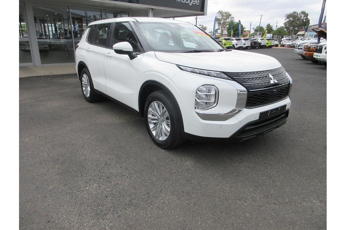 2024 Mitsubishi Outlander ES ZM