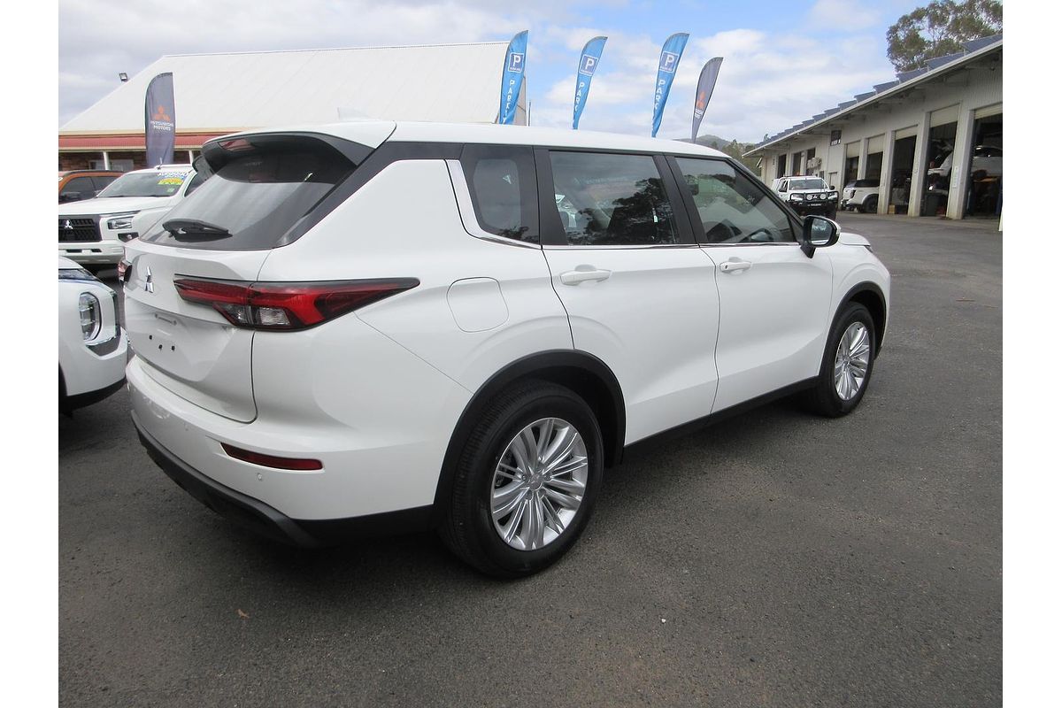 2024 Mitsubishi Outlander ES ZM