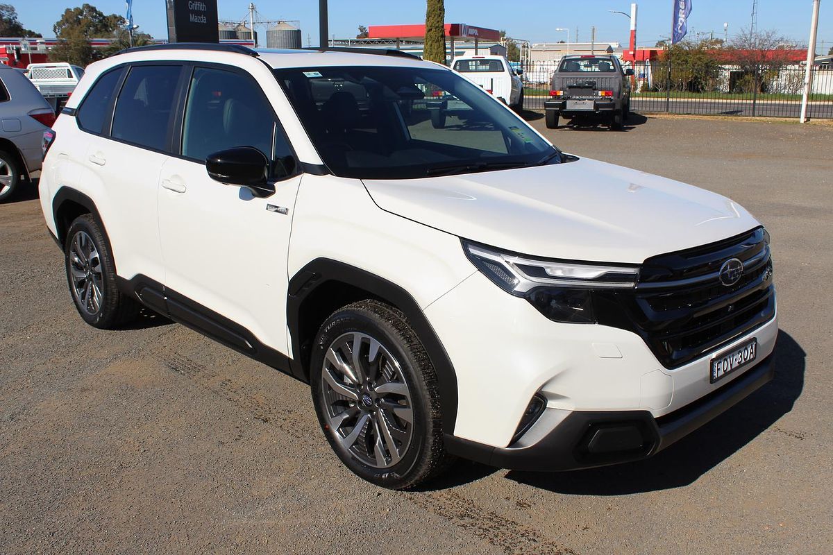 2025 Subaru Forester Hybrid Touring S6