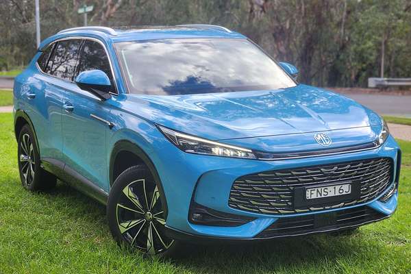 2025 MG HS Essence AS33