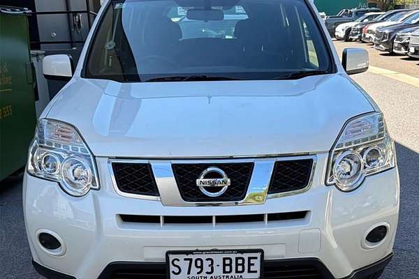 2013 Nissan X-TRAIL ST T31 thumb-1