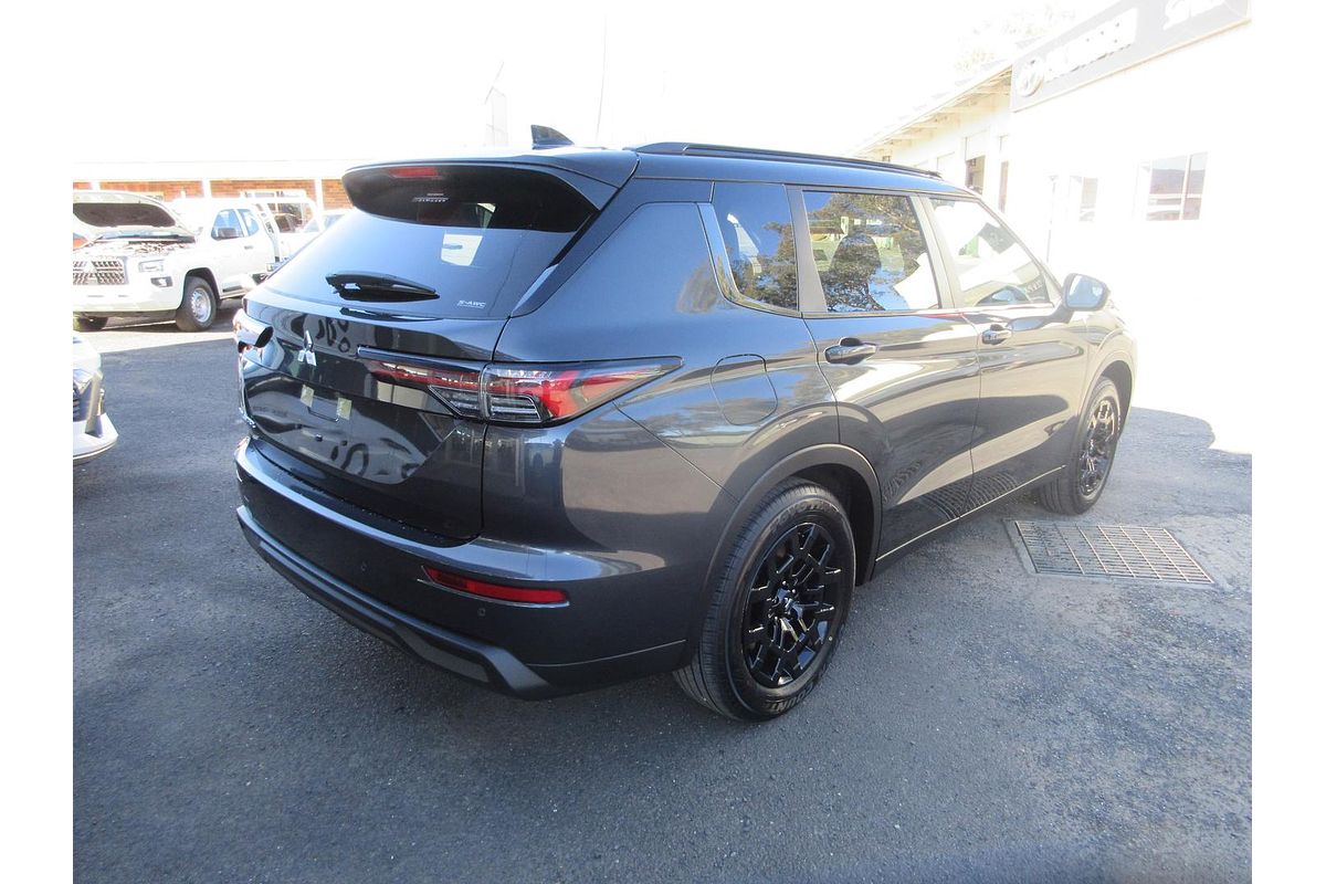 2025 Mitsubishi Outlander LS ZM