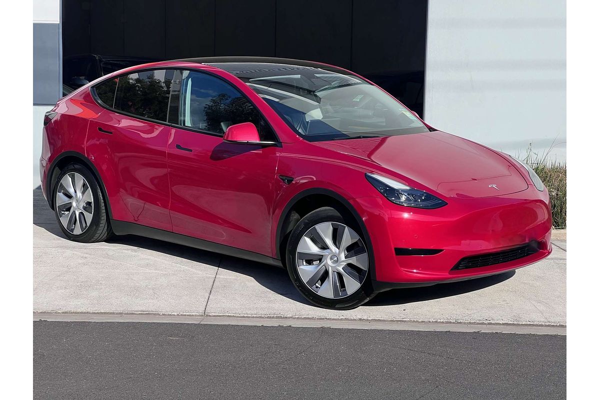 2024 Tesla Model Y Rear-Wheel Drive