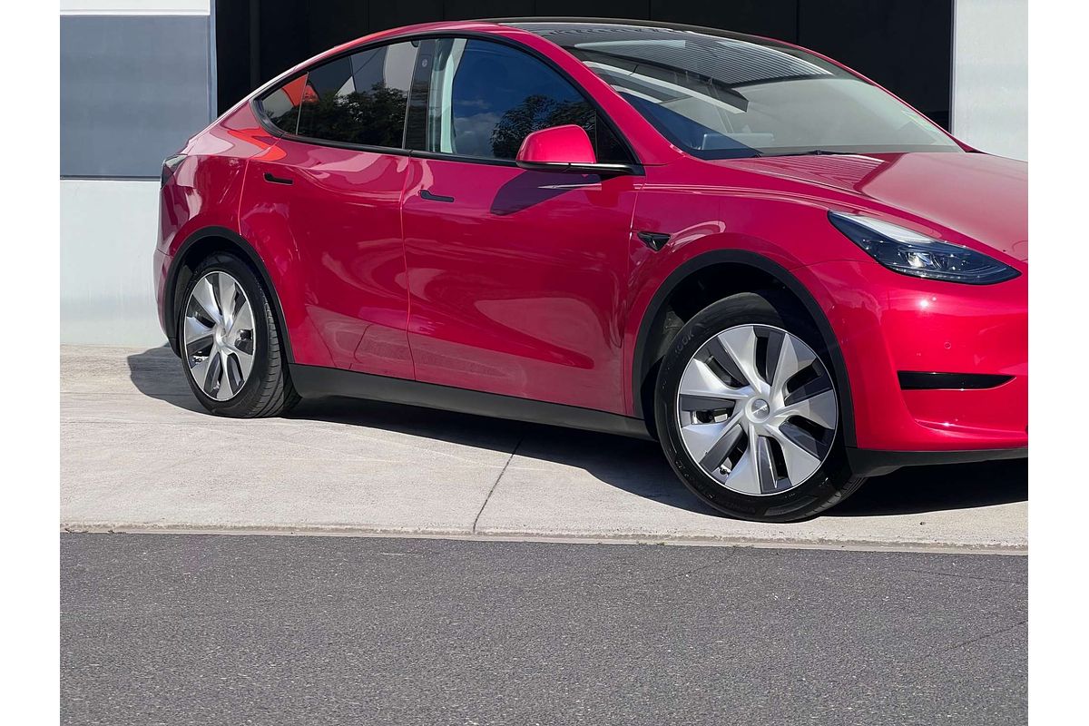 2024 Tesla Model Y Rear-Wheel Drive