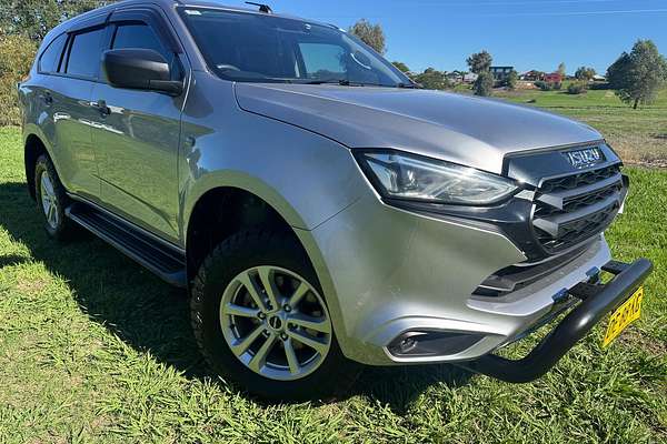 2022 Isuzu MU-X LS-M