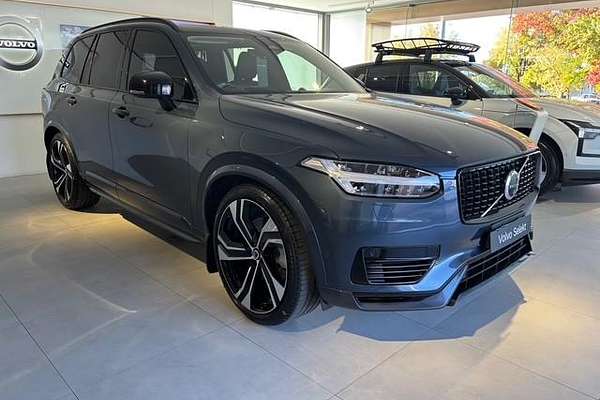 2023 Volvo XC90 Recharge Ultimate T8 Plug-In Hybrid