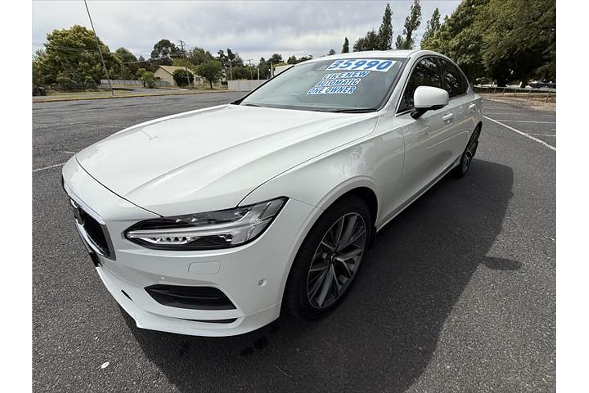2016 Volvo S90 T5 Momentum