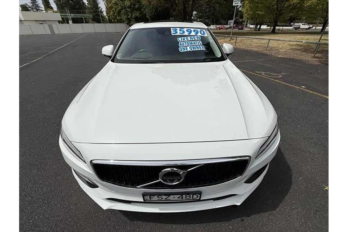 2016 Volvo S90 T5 Momentum