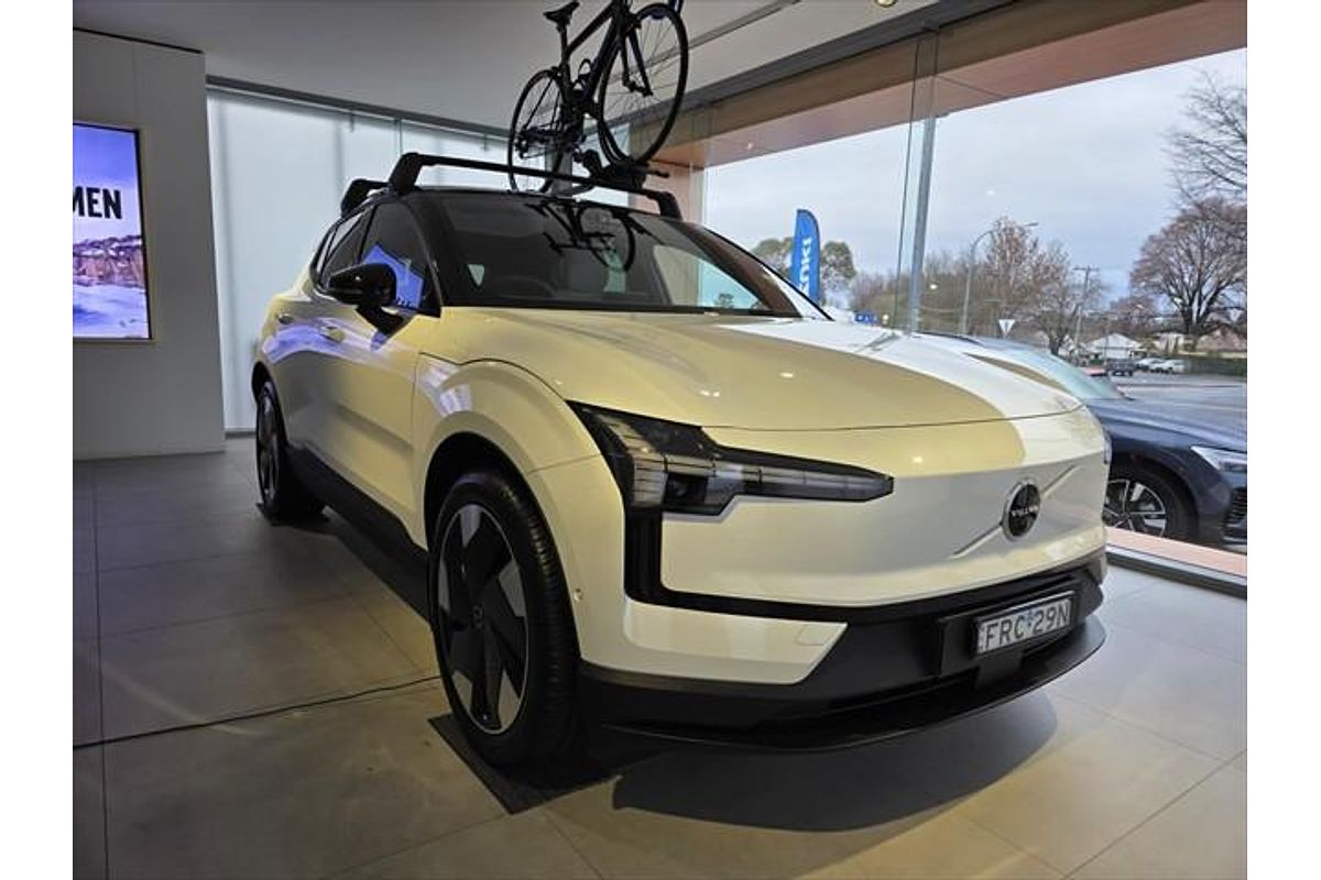 2024 Volvo EX30 Single Motor Extended Range Ultra