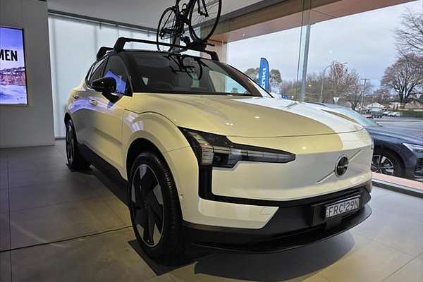 2024 Volvo EX30 Single Motor Extended Range Ultra