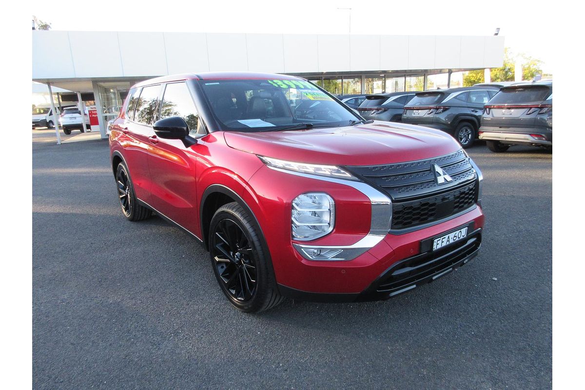 2023 Mitsubishi Outlander LS Black Edition ZM