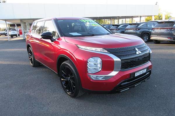 2023 Mitsubishi Outlander LS Black Edition ZM