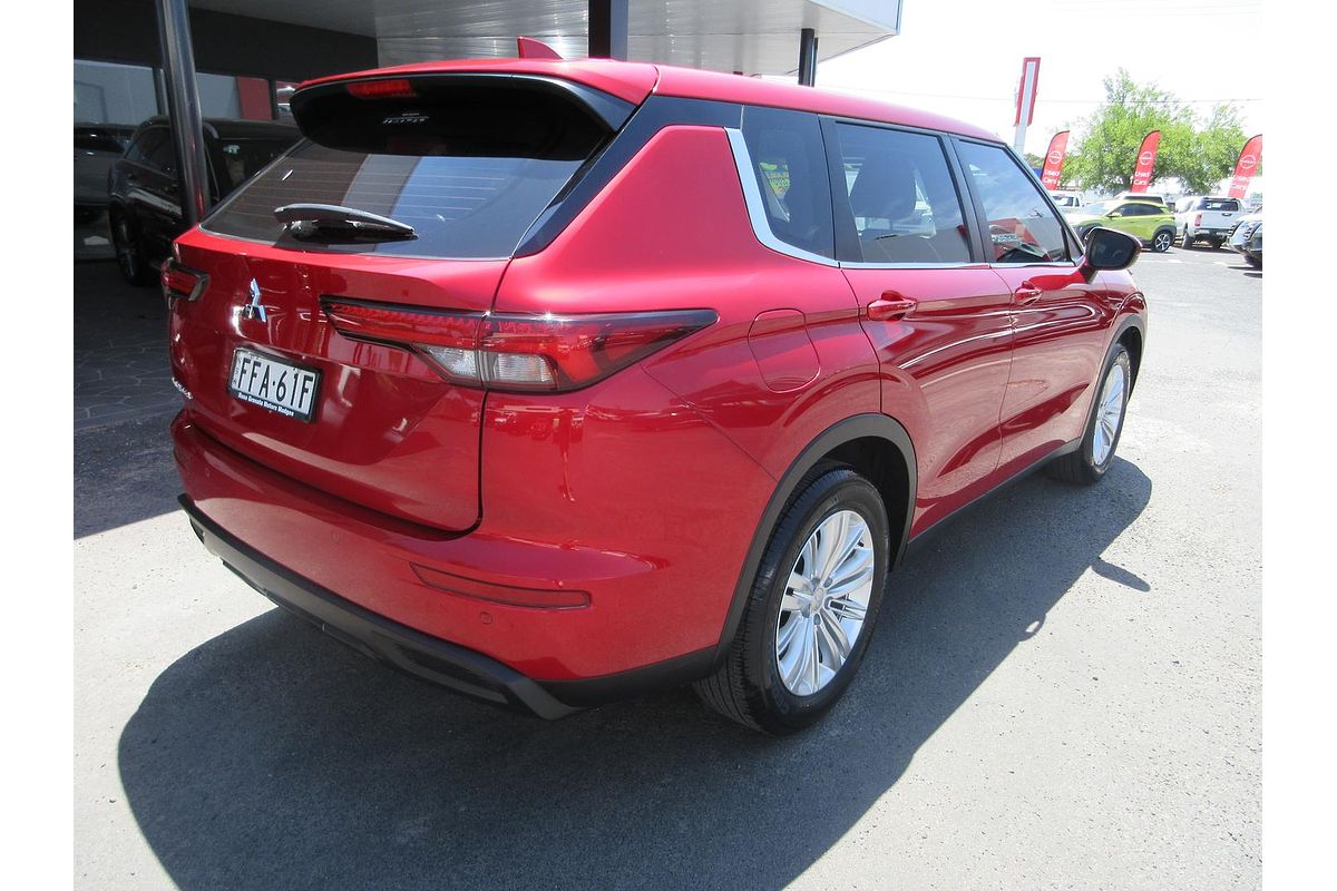 2023 Mitsubishi Outlander ES ZM
