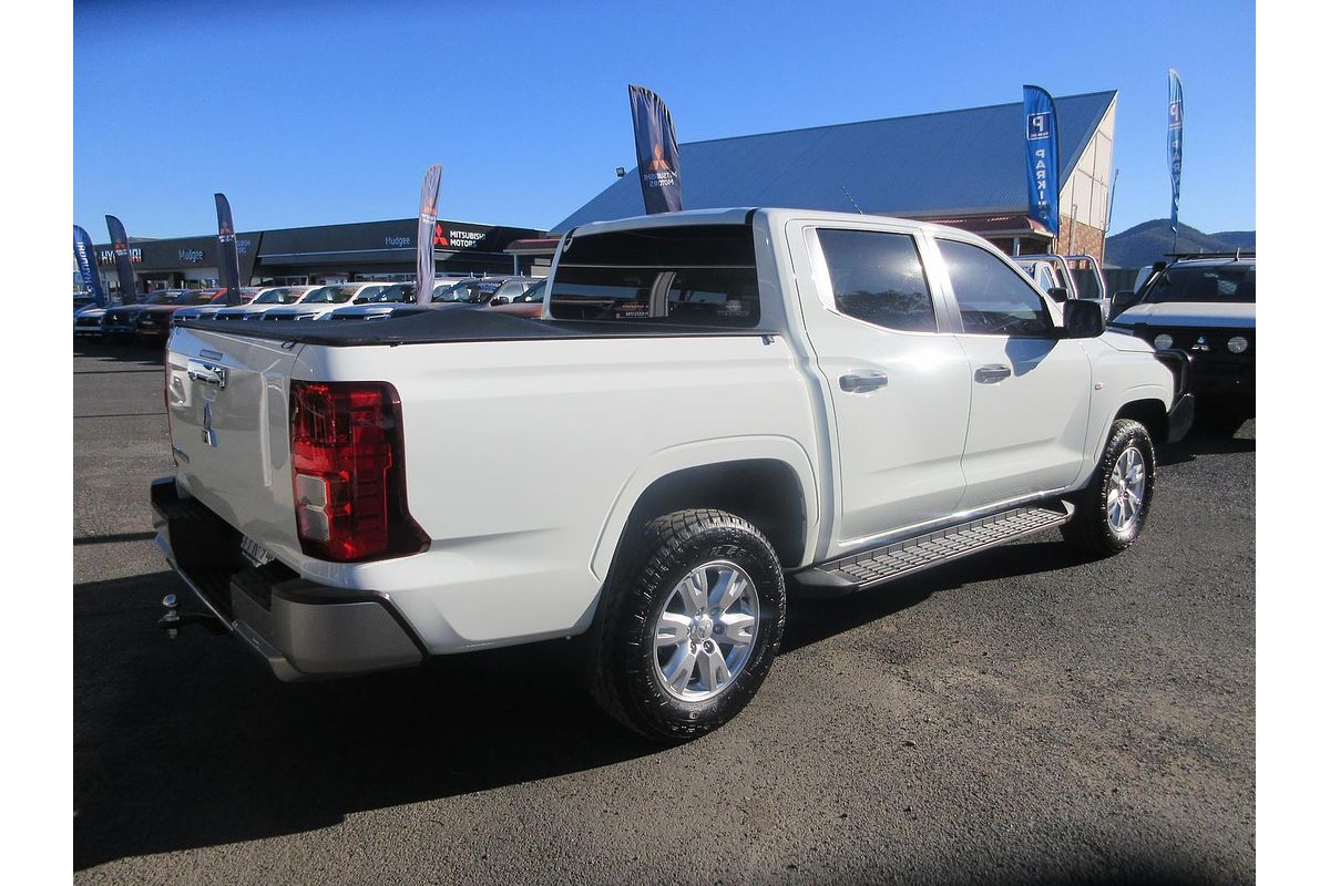 2025 Mitsubishi Triton GLX+ MV 4X4