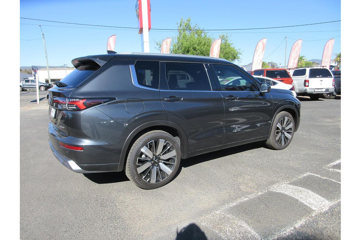 2025 Mitsubishi Outlander Exceed Tourer ZM