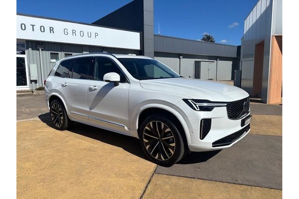 2025 Volvo XC90 Plus B5 Bright