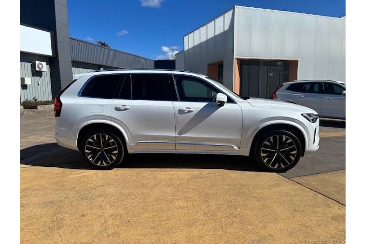 2025 Volvo XC90 Plus B5 Bright