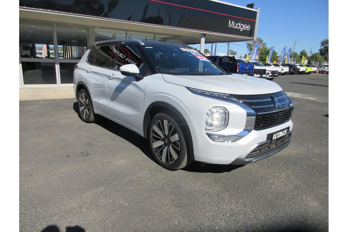 2025 Mitsubishi Outlander Exceed Tourer ZM