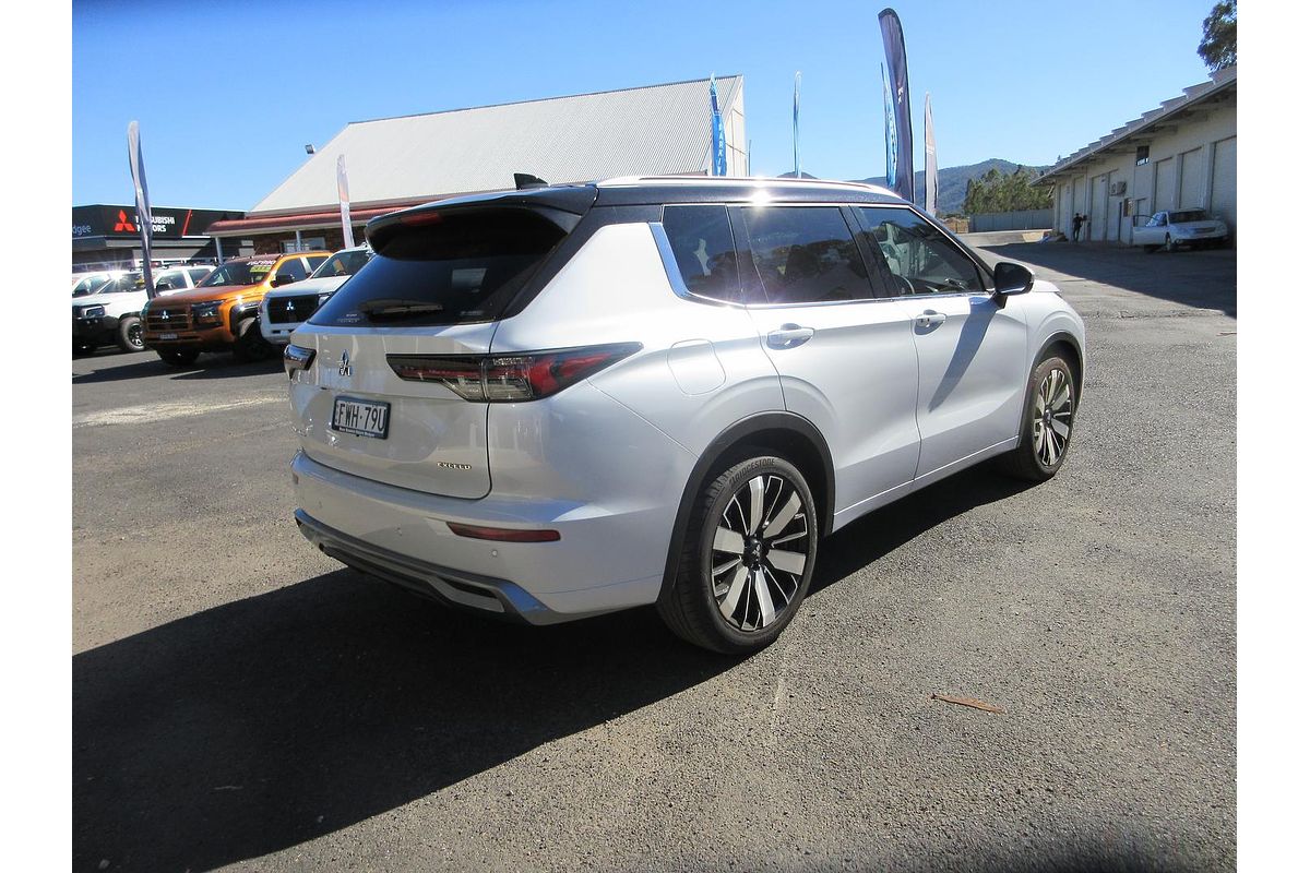 2025 Mitsubishi Outlander Exceed Tourer ZM