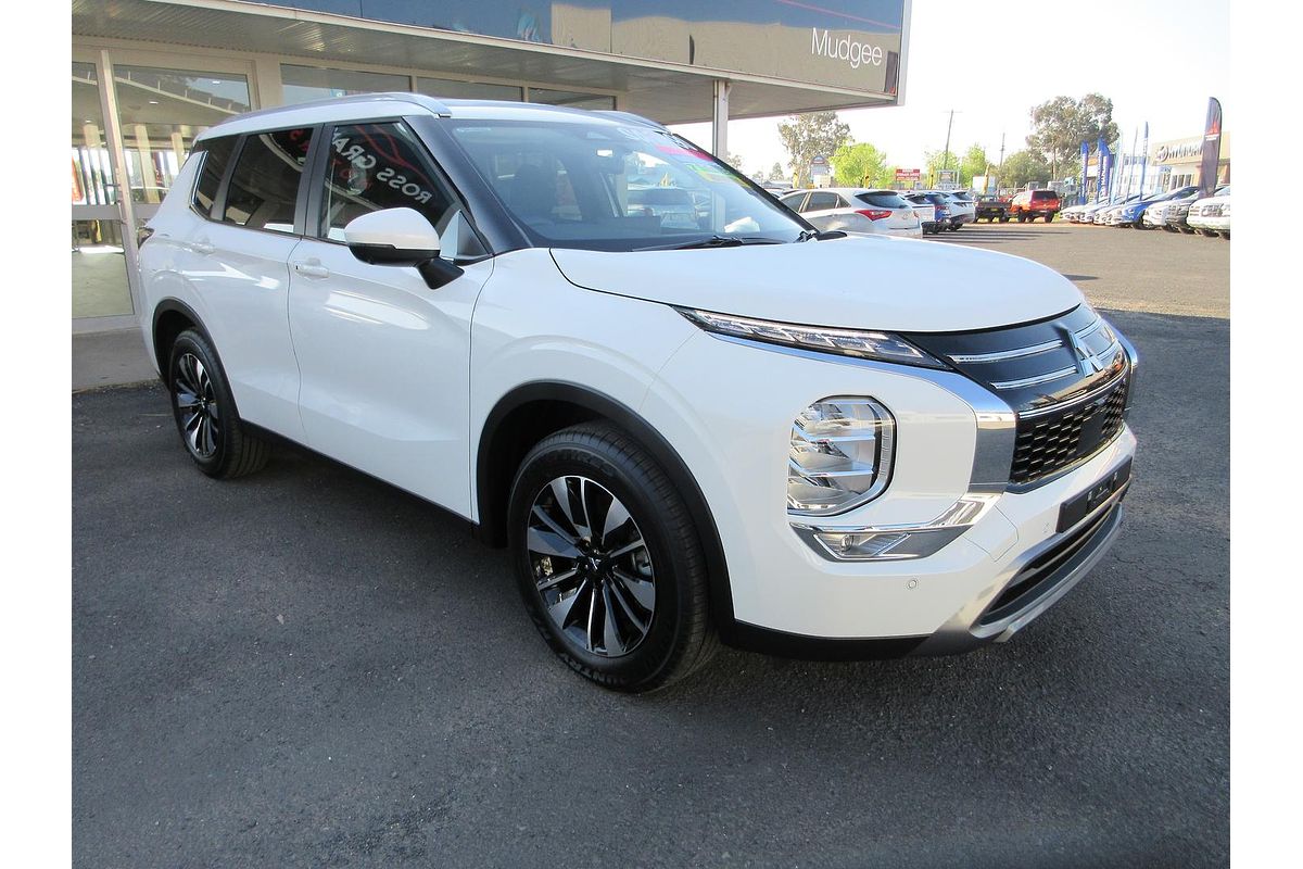 2025 Mitsubishi Outlander LS ZM