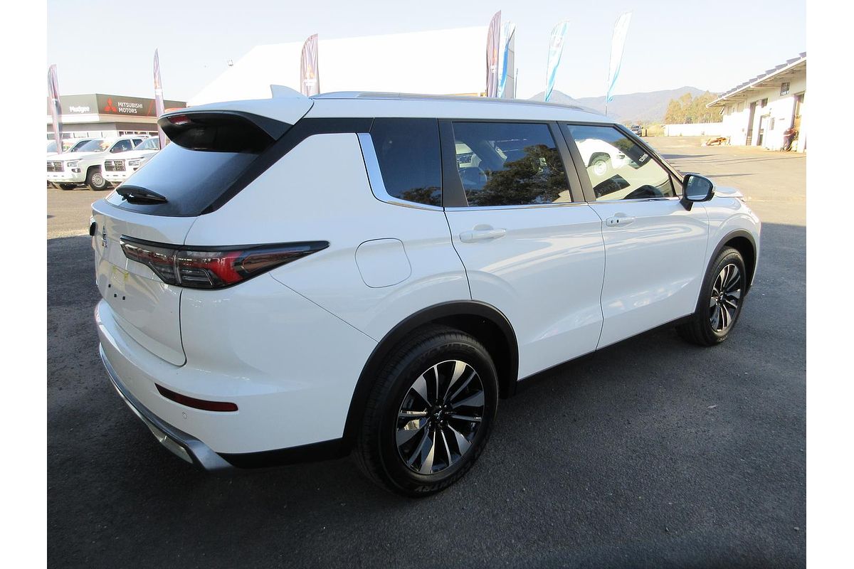 2025 Mitsubishi Outlander LS ZM