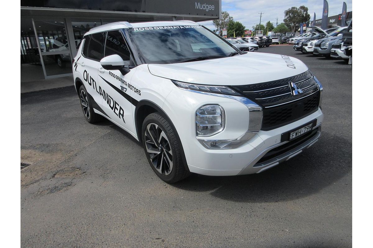2025 Mitsubishi Outlander PHEV Exceed ZM