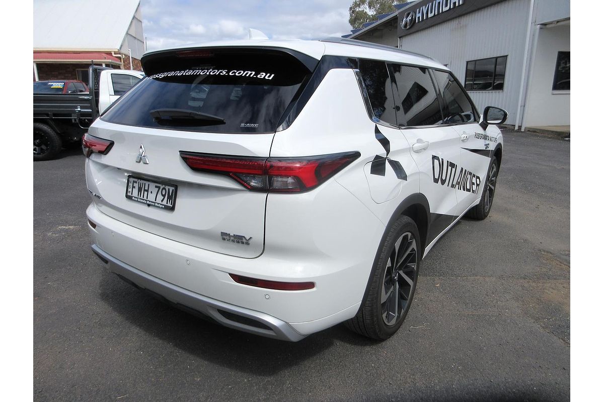 2025 Mitsubishi Outlander PHEV Exceed ZM