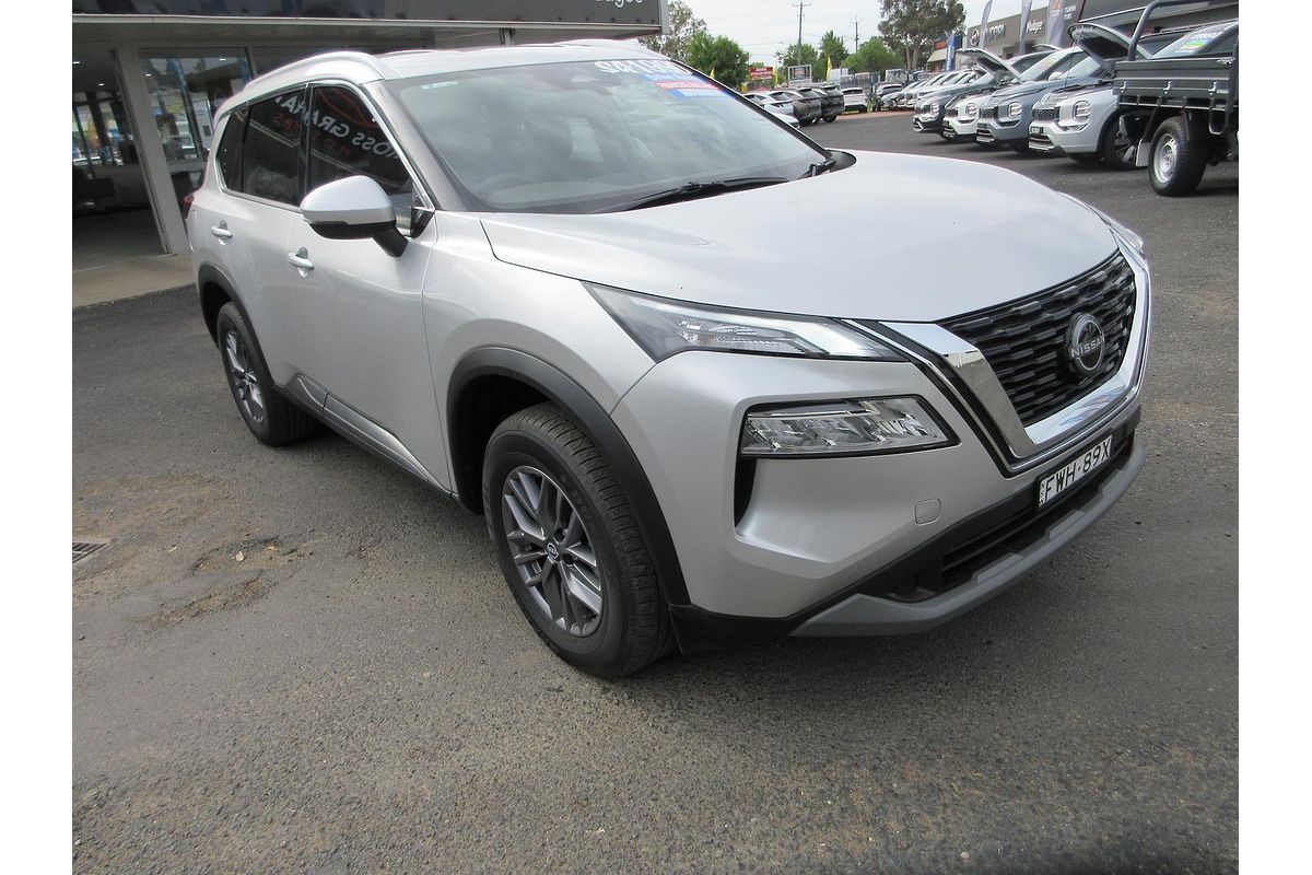 2025 Nissan X-TRAIL ST T33