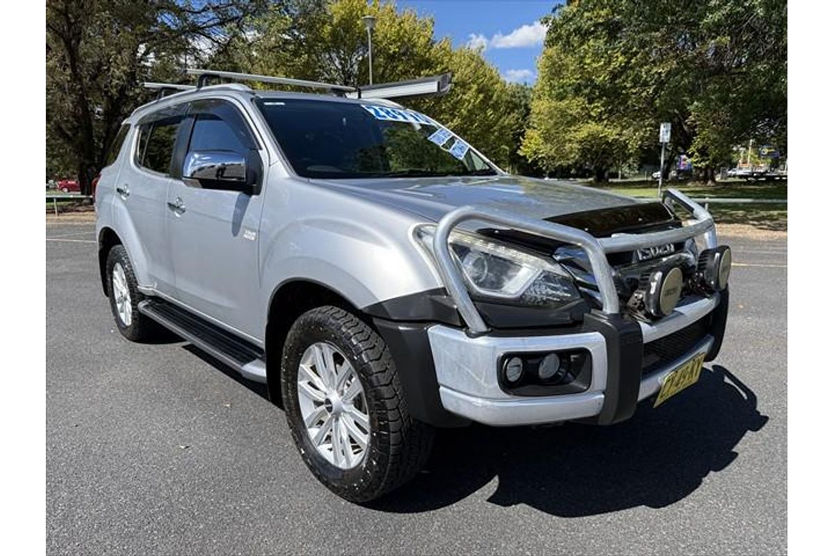 2017 Isuzu MU-X LS-T