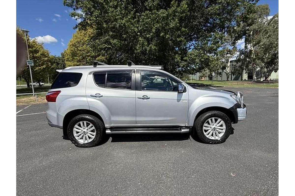 2017 Isuzu MU-X LS-T