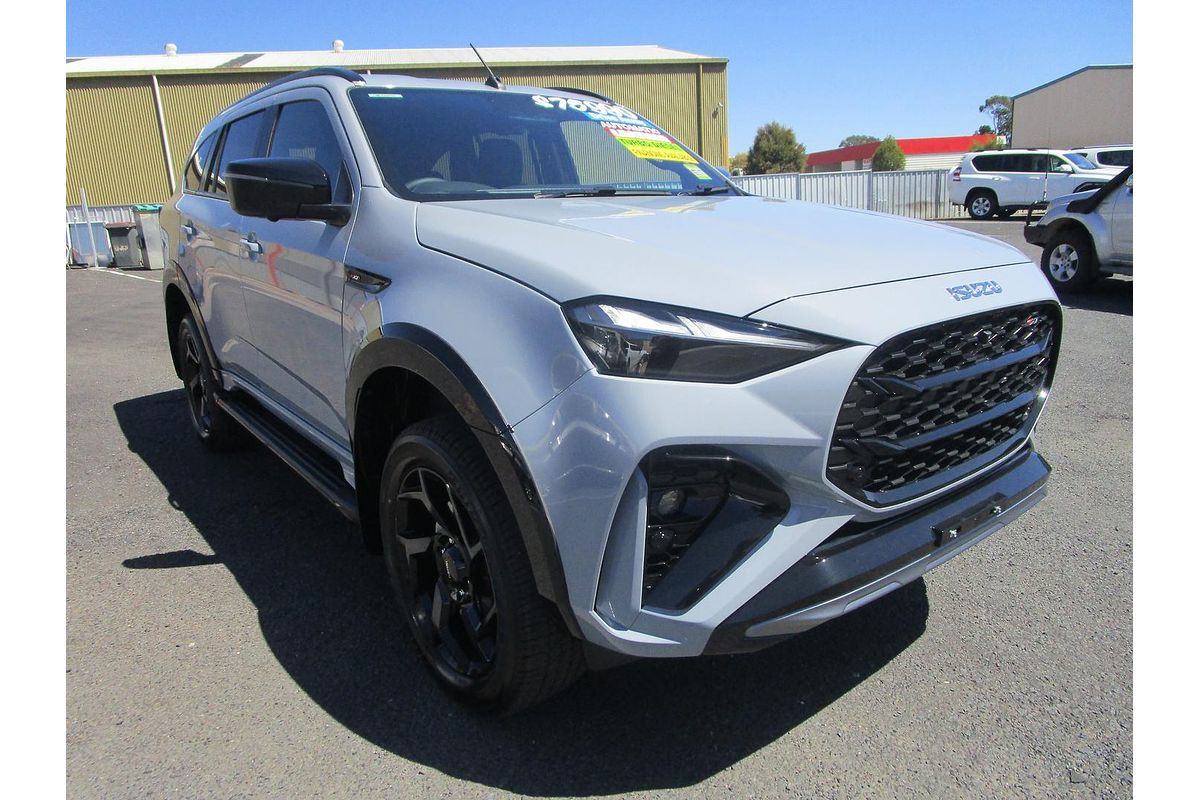 2025 Isuzu MU-X X-TERRAIN
