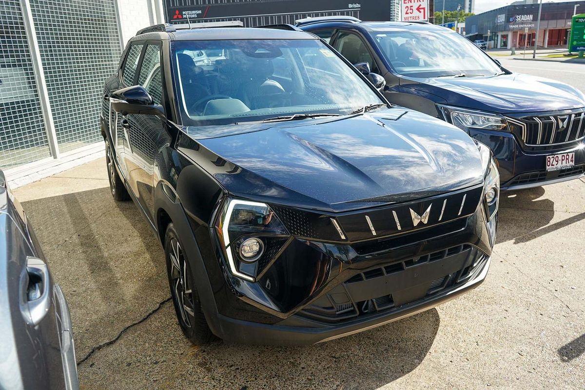 2025 Mahindra XUV3XO AX7L