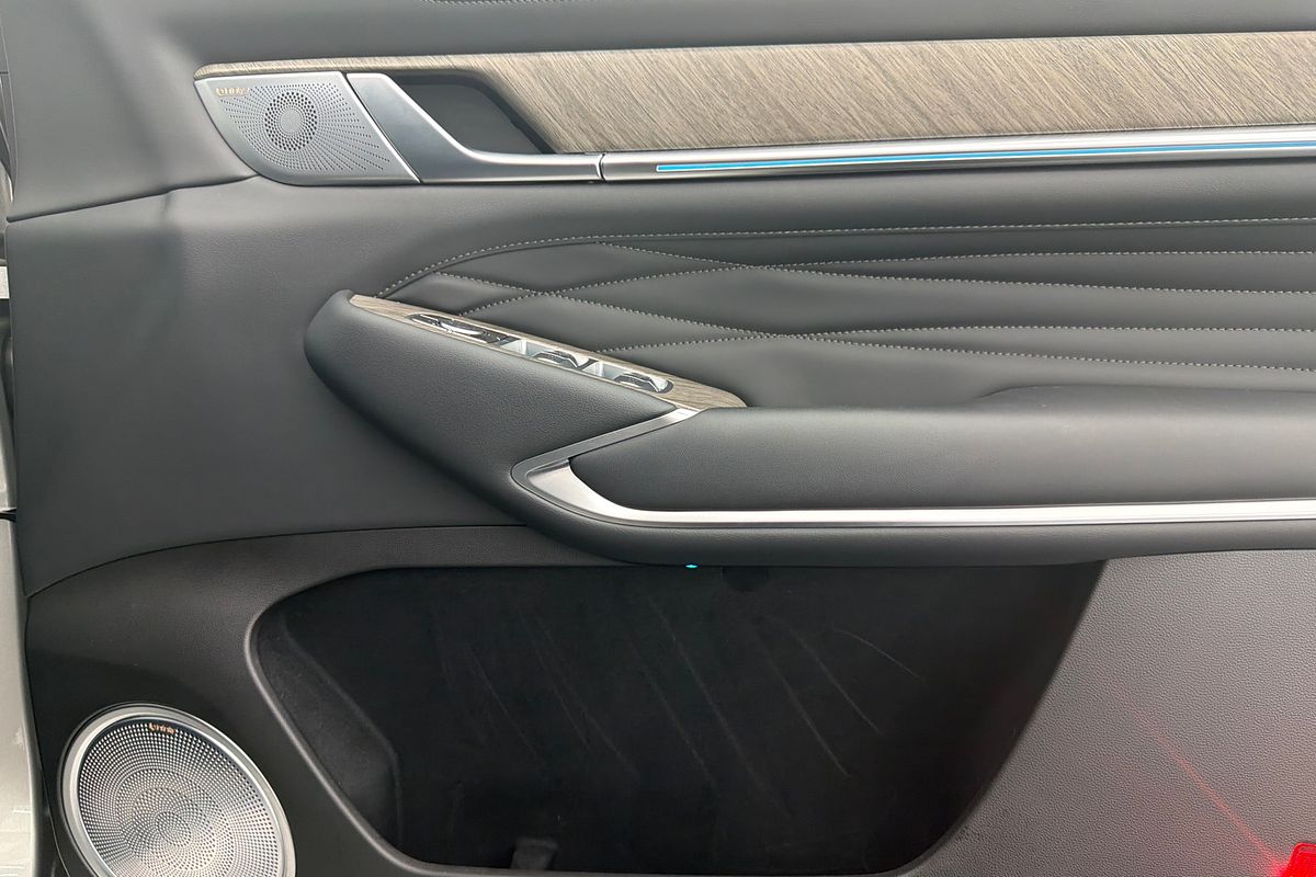 2024 GWM Tank 500 Ultra Hybrid P03