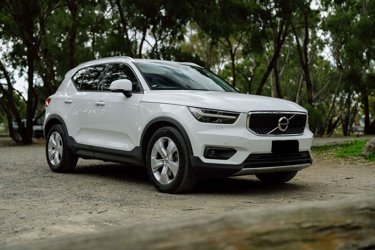 2021 Volvo XC40 T4 Momentum
