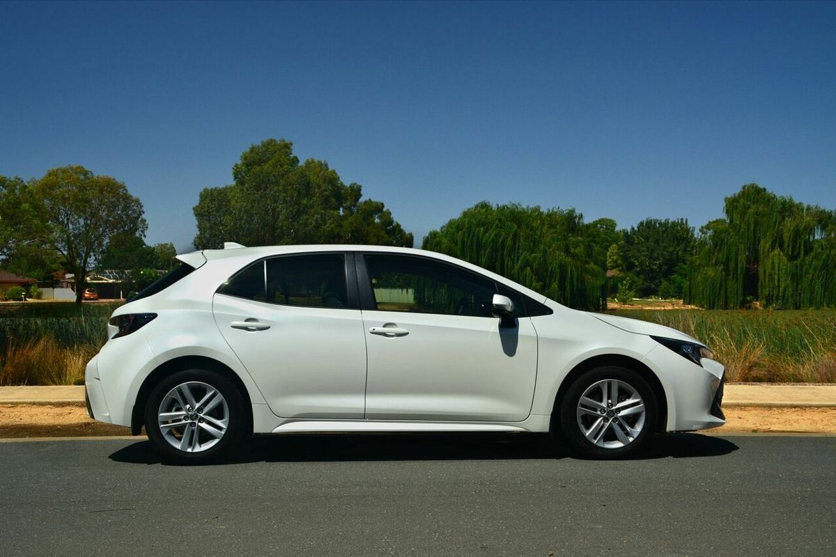 2018 Toyota Corolla Ascent Sport Hybrid ZWE211R