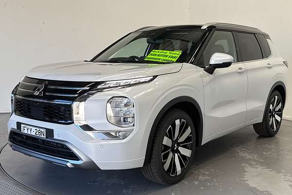 2025 Mitsubishi Outlander Exceed Tourer ZM