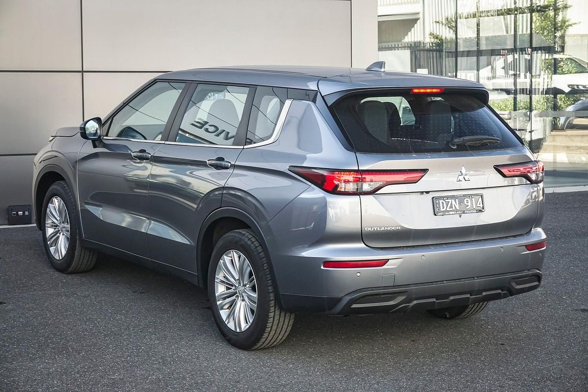 2022 Mitsubishi Outlander ES ZM