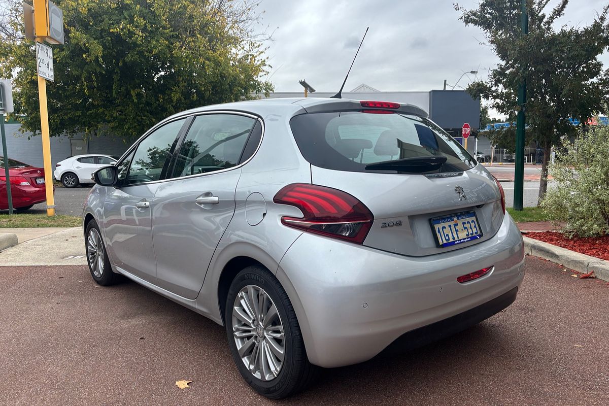 2016 Peugeot 208 Allure A9