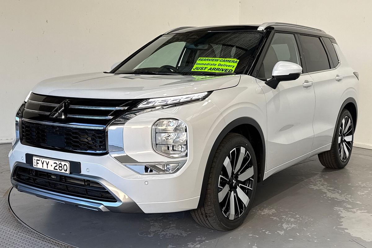 2025 Mitsubishi Outlander Exceed Tourer ZM