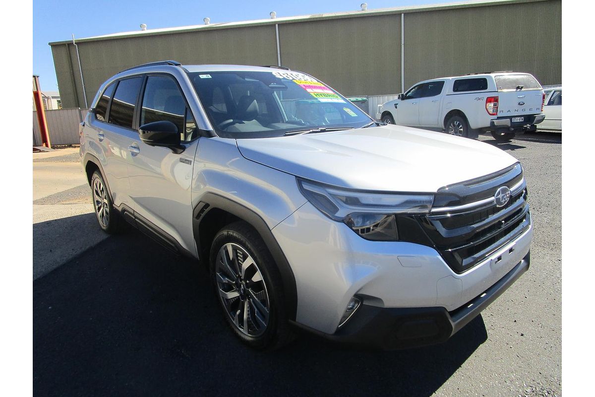 2025 Subaru Forester Hybrid Touring S6