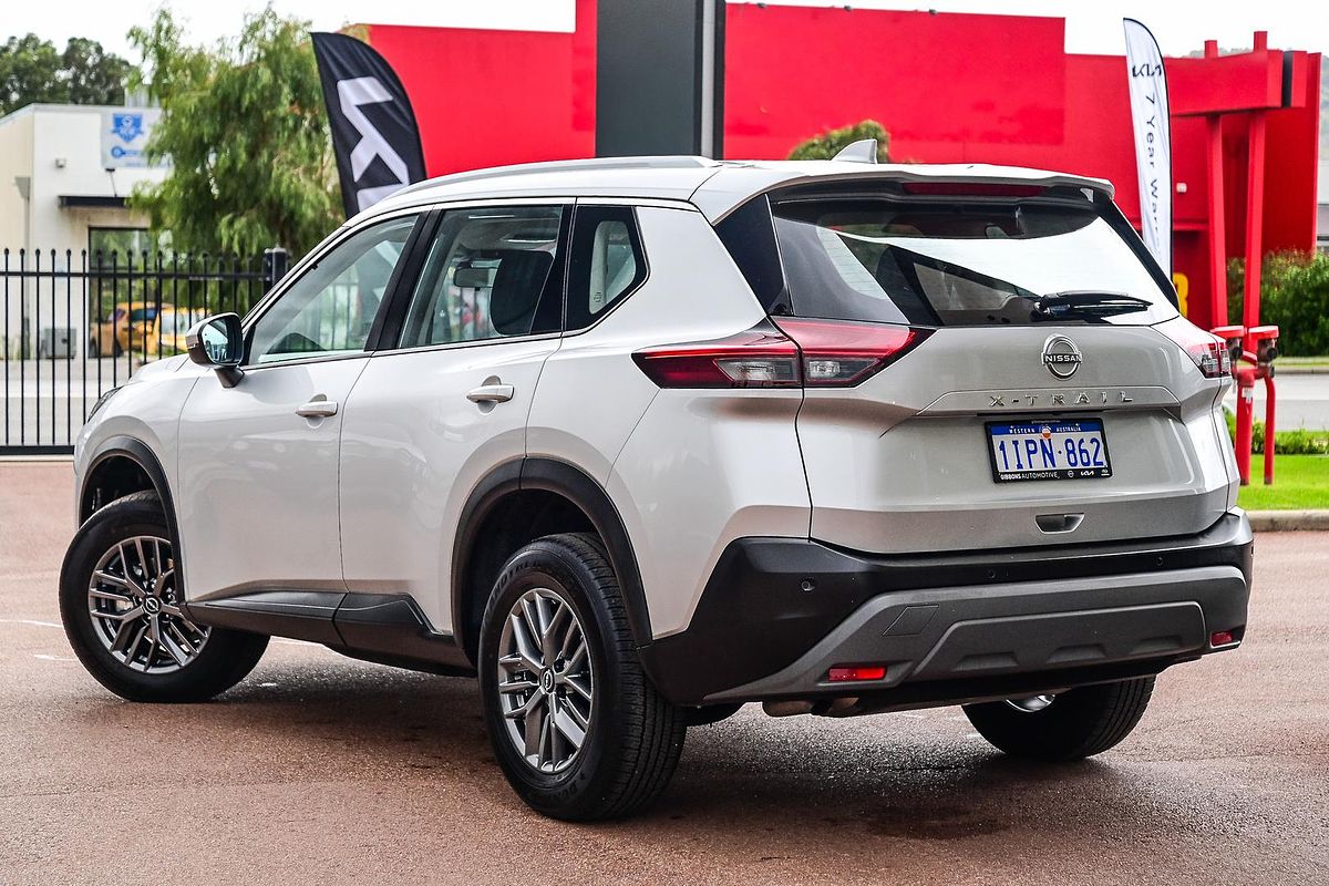 2025 Nissan X-TRAIL ST T33