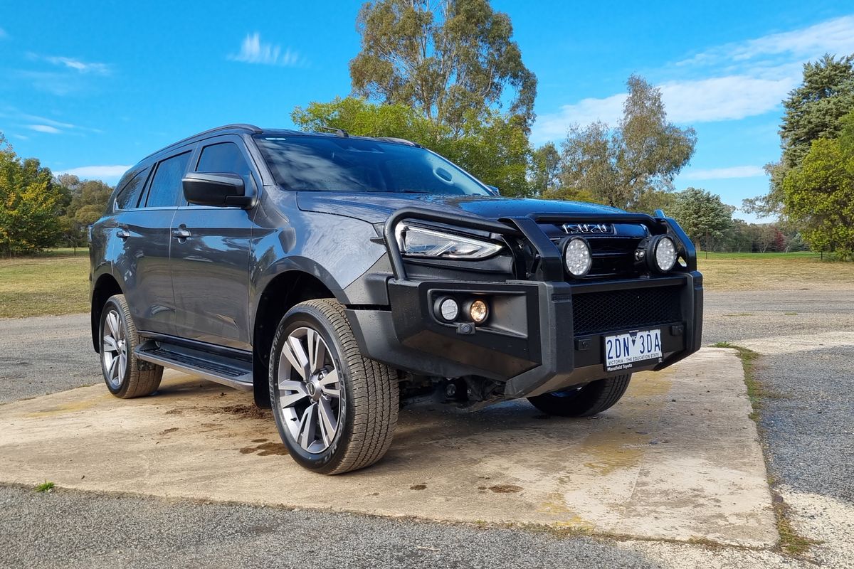 2023 Isuzu MU-X LS-T