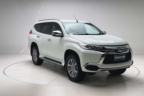 2019 Mitsubishi Pajero Sport GLX QE thumb-1